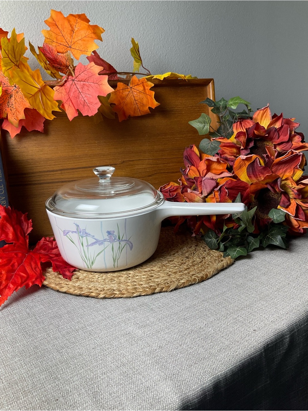 Vintage CorningWare Shadow Iris 1.5L Saucepan With Pyrex Lid